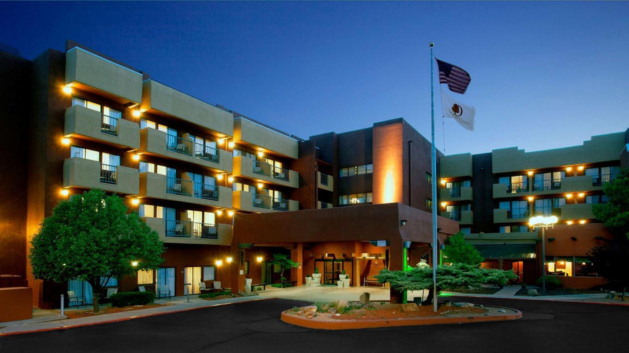 Doubletree By Hilton Santa Fe Hotel Bagian luar foto